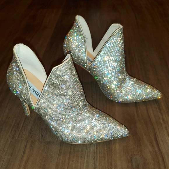 NWT STEVEN MADDEN Crystal Ankle Booties - Picture 1 of 13